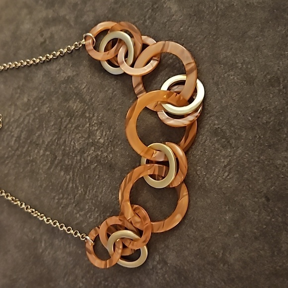 Marbled Peach and Gold Circle Cluster Link Rolo Chain Necklace - Picture 3 of 5